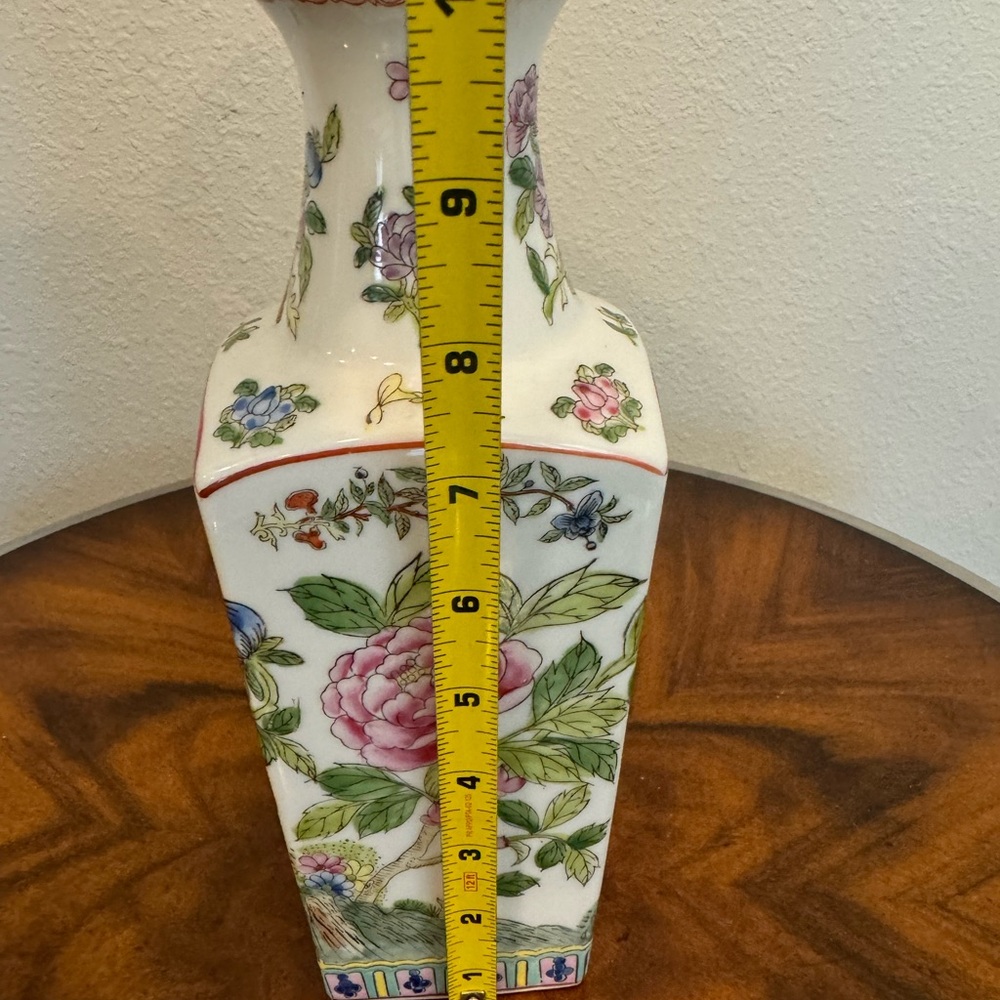 Vintage Made in Macu 10 Inch Floral Porcelain Vase - Picture 7 of 12